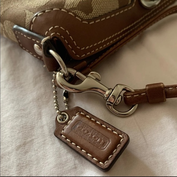 Authentic Classic Brown Coach Wristlet (New) - Picture 3 of 6
